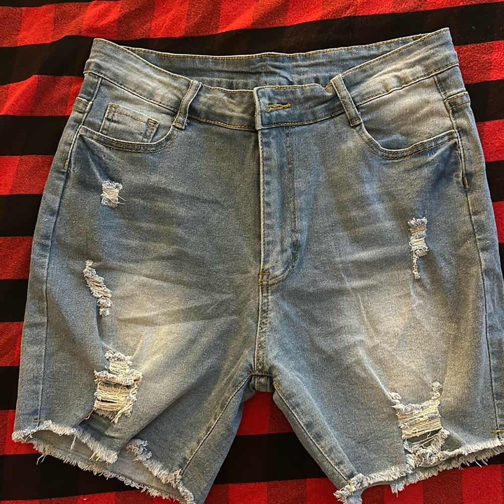 Ripped jeans shorts